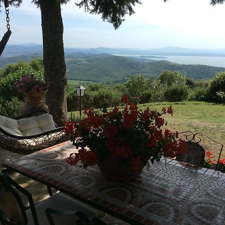 Agriturismo La Bicocca - Apt. "Il Leccio" Castel Rigone Bagian luar foto