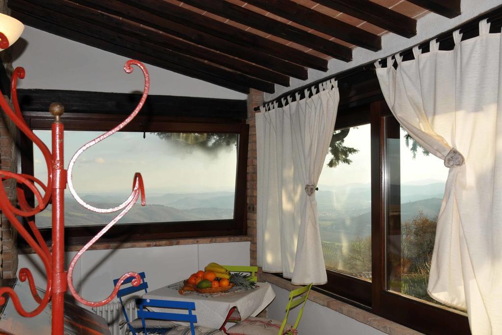 Agriturismo La Bicocca - Apt. "Il Leccio" Castel Rigone Bagian luar foto