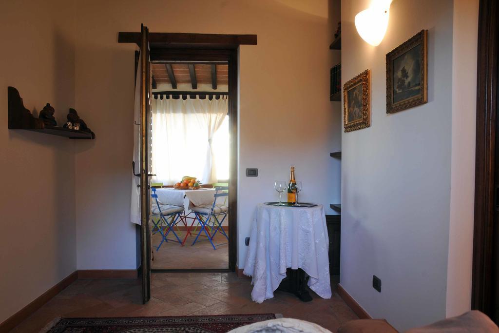 Agriturismo La Bicocca - Apt. "Il Leccio" Castel Rigone Bagian luar foto