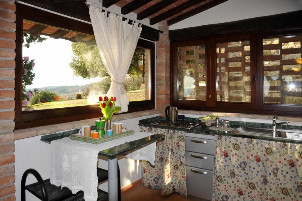 Agriturismo La Bicocca - Apt. "Il Leccio" Castel Rigone Bagian luar foto